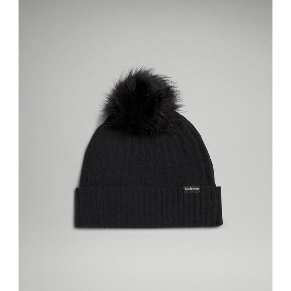 Lululemon Woman Cable Knit Pom Beanie Hat Black New $54 Retail - Picture 2 of 4
